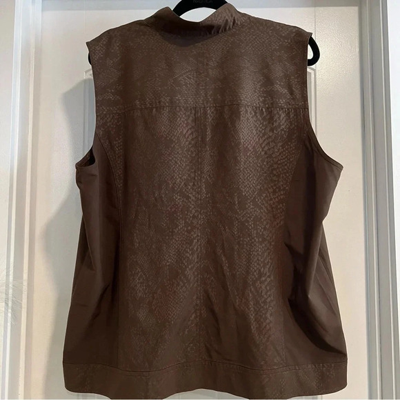 Additions by Chico’s Cocoa Brown Multi Zipper Lightweight Vest. Size 3.‎ - Picture 4 of 14